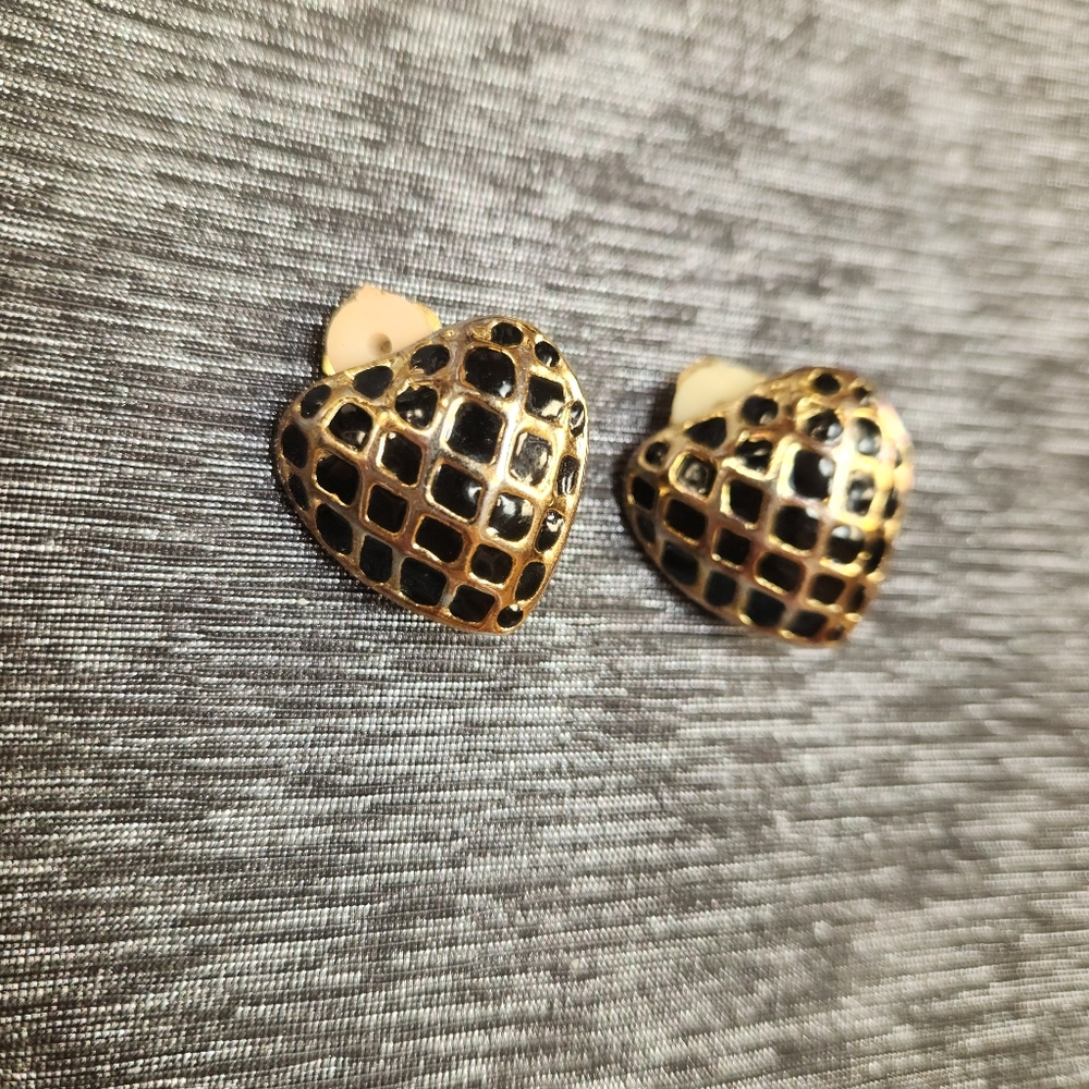Vtg Heart Shaped Clip On Earrings
